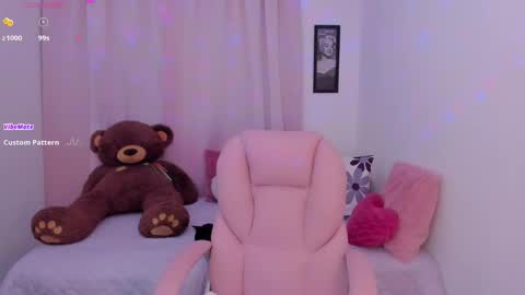 Snapshot of ariannna08_ chatting on October 5, 7:17 am ariannna08_ online show from October 5, 7:17 am