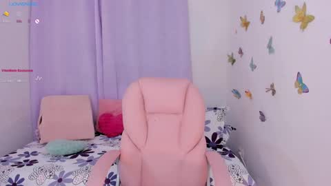 Snapshot of ariannna08_ chatting on December 17, 7:28 am ariannna08_ online show from December 17, 7:28 am