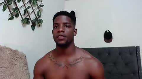 Snapshot of arielbronwxxx chatting on February 17, 9:54 pm chris online show from February 17, 9:54 pm