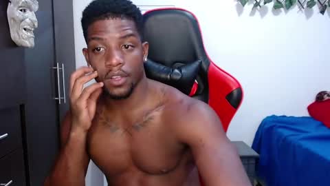 Snapshot of arielbronwxxx chatting on March 7, 5:28 pm chris online show from March 7, 5:28 pm