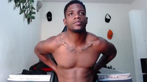 Snapshot of arielbronwxxx chatting on February 1, 4:00 pm chris online show from February 1, 4:00 pm