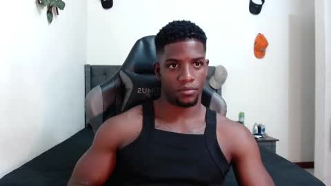 Snapshot of arielbronwxxx chatting on February 15, 8:43 pm chris online show from February 15, 8:43 pm