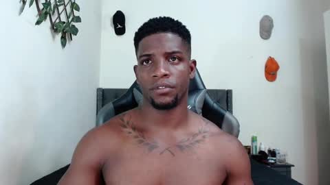 Snapshot of arielbronwxxx chatting on February 16, 11:48 pm chris online show from February 16, 11:48 pm