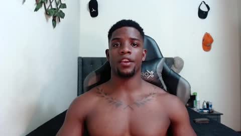 Snapshot of arielbronwxxx chatting on February 15, 2:26 am chris online show from February 15, 2:26 am