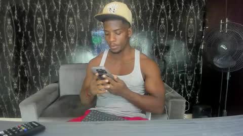 Snapshot of arielbronwxxx chatting on September 23, 3:11 am chris online show from September 23, 3:11 am