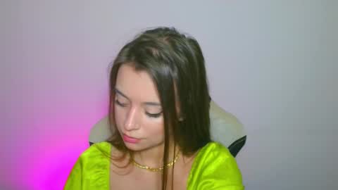 Snapshot of arielsandres chatting on October 10, 10:43 am Ariel online show from October 10, 10:43 am