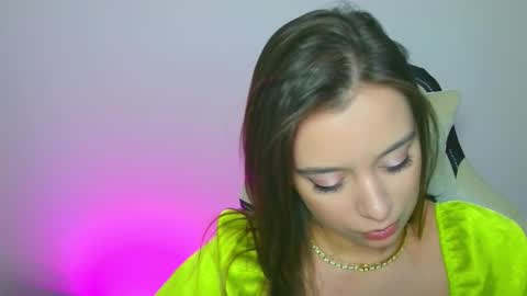 Snapshot of arielsandres chatting on October 2, 3:44 pm Ariel online show from October 2, 3:44 pm