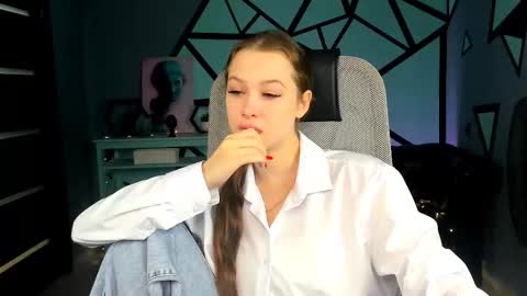 Snapshot of arielsykes chatting on September 18, 1:59 pm arielsykes online show from September 18, 1:59 pm