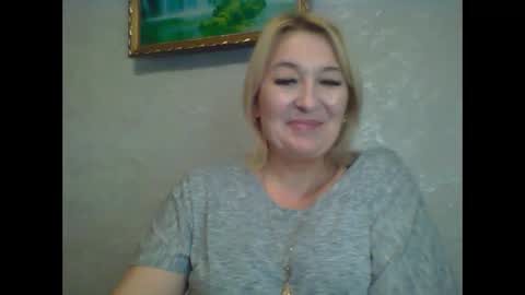 Snapshot of arielxloveresss chatting on October 16, 3:11 pm ArielXLoveresss online show from October 16, 3:11 pm