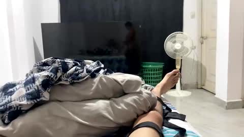 aries_plays online show from November 14, 2:25 am