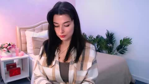 Ari online show from December 3, 1:45 pm