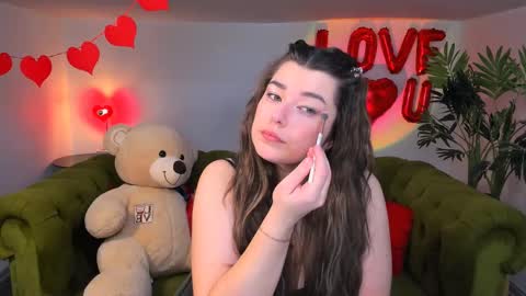 Snapshot of arigraynor chatting on February 9, 6:11 am Ari online show from February 9, 6:11 am