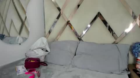 ariht online show from April 11, 8:46 pm