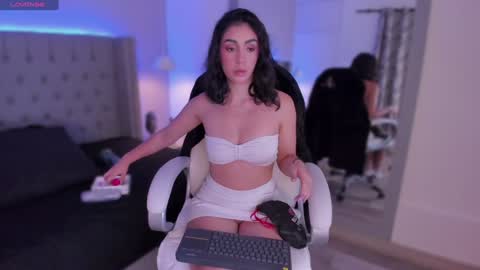 AriKohler online show from December 5, 8:49 pm