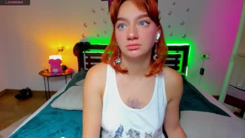 Snapshot of arinawinss chatting on October 6, 12:39 am Ari online show from October 6, 12:39 am