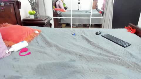 Ari  online show from January 11, 5:52 pm