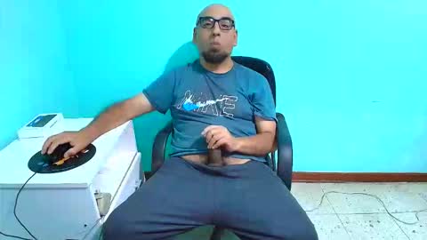 Snapshot of arnelux72 chatting on September 29, 4:55 am arnelux72 online show from September 29, 4:55 am