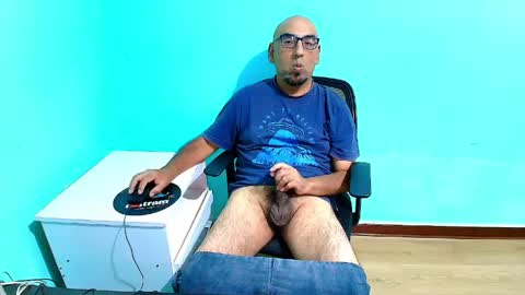 arnelux72 online show from June 5, 6:41 am