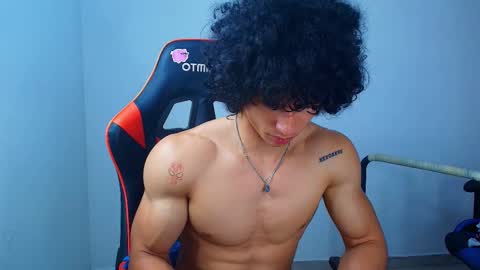 Snapshot of arnold_black69 chatting on September 20, 1:03 pm arnold black online show from September 20, 1:03 pm