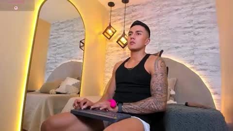 ARON BOLT online show from December 21, 3:46 am