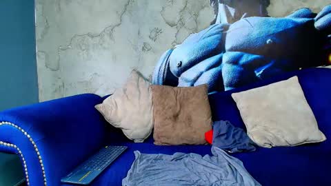 aron_pulse online show from April 8, 2:31 pm