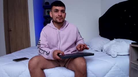 Aron Santoro online show from February 9, 5:16 pm