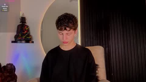  Your Aron  online show from February 8, 3:32 am