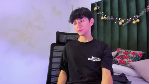 Aron online show from December 23, 1:23 am