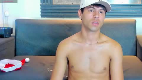 Aroon   online show from December 19, 10:05 pm