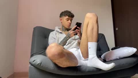   online show from March 6, 8:16 pm