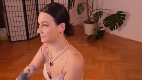 Maya online show from February 26, 2:49 pm