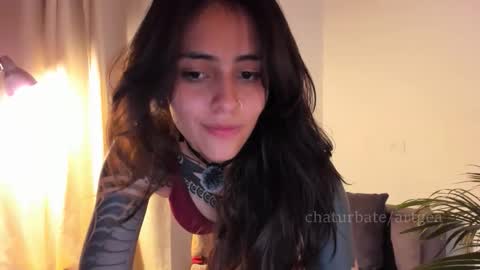 Snapshot of artgea chatting on September 10, 1:17 am Linda  independent model artgeea online show from September 10, 1:17 am