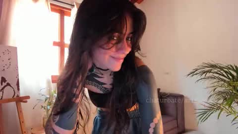 Snapshot of artgea chatting on September 12, 7:05 pm Linda  independent model artgeea online show from September 12, 7:05 pm