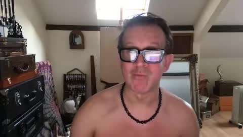 artisterotic online show from November 26, 10:34 am