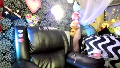 Snapshot of artsyheartsyy chatting on February 25, 12:58 am ArtsyHeartsyy online show from February 25, 12:58 am