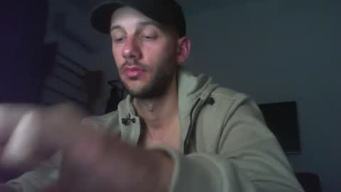 Snapshot of artur833 chatting on October 17, 9:19 pm artur833 online show from October 17, 9:19 pm