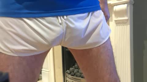 Snapshot of artybee chatting on October 19, 10:31 am artybee online show from October 19, 10:31 am