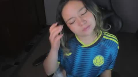 ash_smith1 online show from July 8, 12:25 am