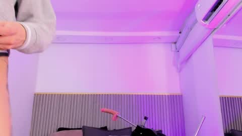 ash_valentine online show from April 7, 7:49 pm