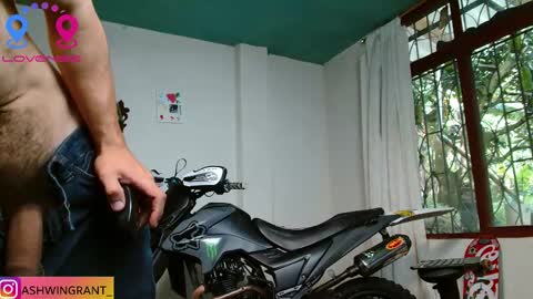 ash_wingrant online show from June 1, 7:26 pm