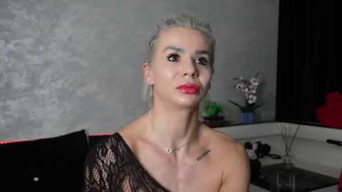 Snapshot of ashadevon_fit chatting on January 26, 1:20 am Asha online show from January 26, 1:20 am