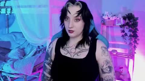 Snapshot of asheluck chatting on October 8, 10:38 pm AshleyAshe online show from October 8, 10:38 pm