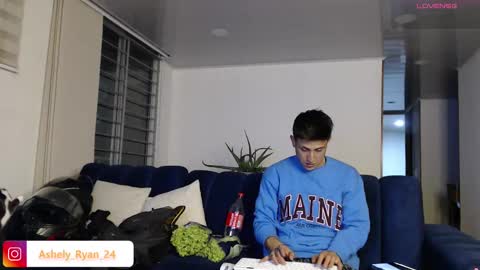 Snapshot of ashely_ryan24 chatting on March 4, 12:29 am Ashley And Ryan online show from March 4, 12:29 am