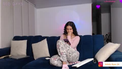 Snapshot of ashely_ryan24 chatting on September 26, 11:24 pm Ashley And Ryan online show from September 26, 11:24 pm