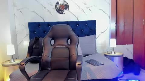   Asher  online show from February 19, 9:14 pm