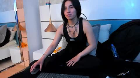 Ashkoreh online show from February 12, 10:24 pm