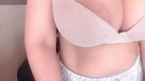 ashleey_palmer online show from June 7, 12:10 pm