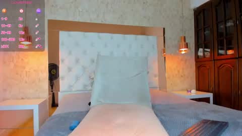 Snapshot of ashleeybrownn chatting on December 19, 1:39 am Ashleey Brownn online show from December 19, 1:39 am