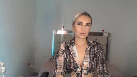 Snapshot of ashley__tylor chatting on February 23, 2:18 am ashley__tylor online show from February 23, 2:18 am