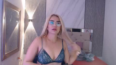 ashley__tylor online show from March 6, 3:16 am